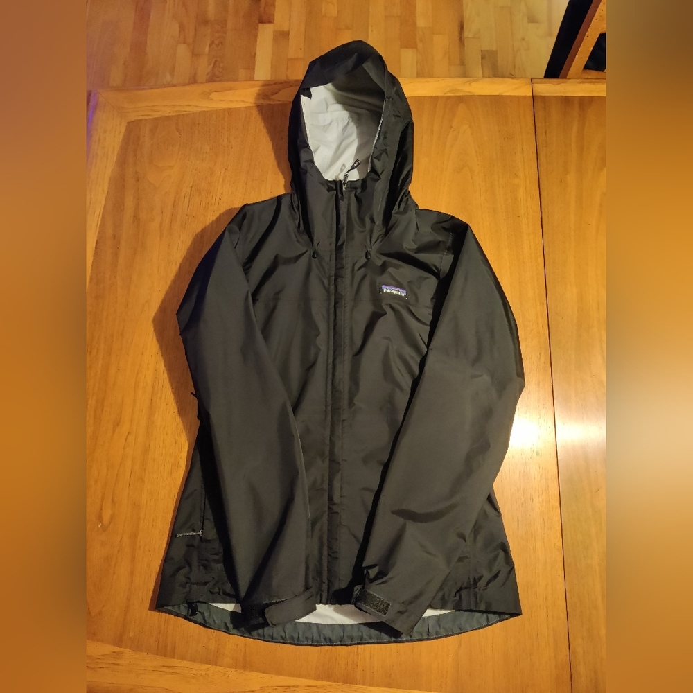 Patagonia Torrentshell 3L rain shell